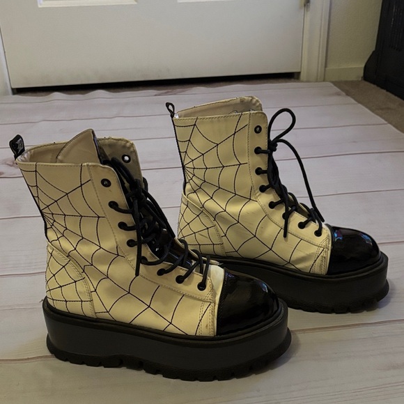 Demonia spider web Halloween boots Women size 8 goth grunge Emo SCUFFS scratches - Picture 1 of 9